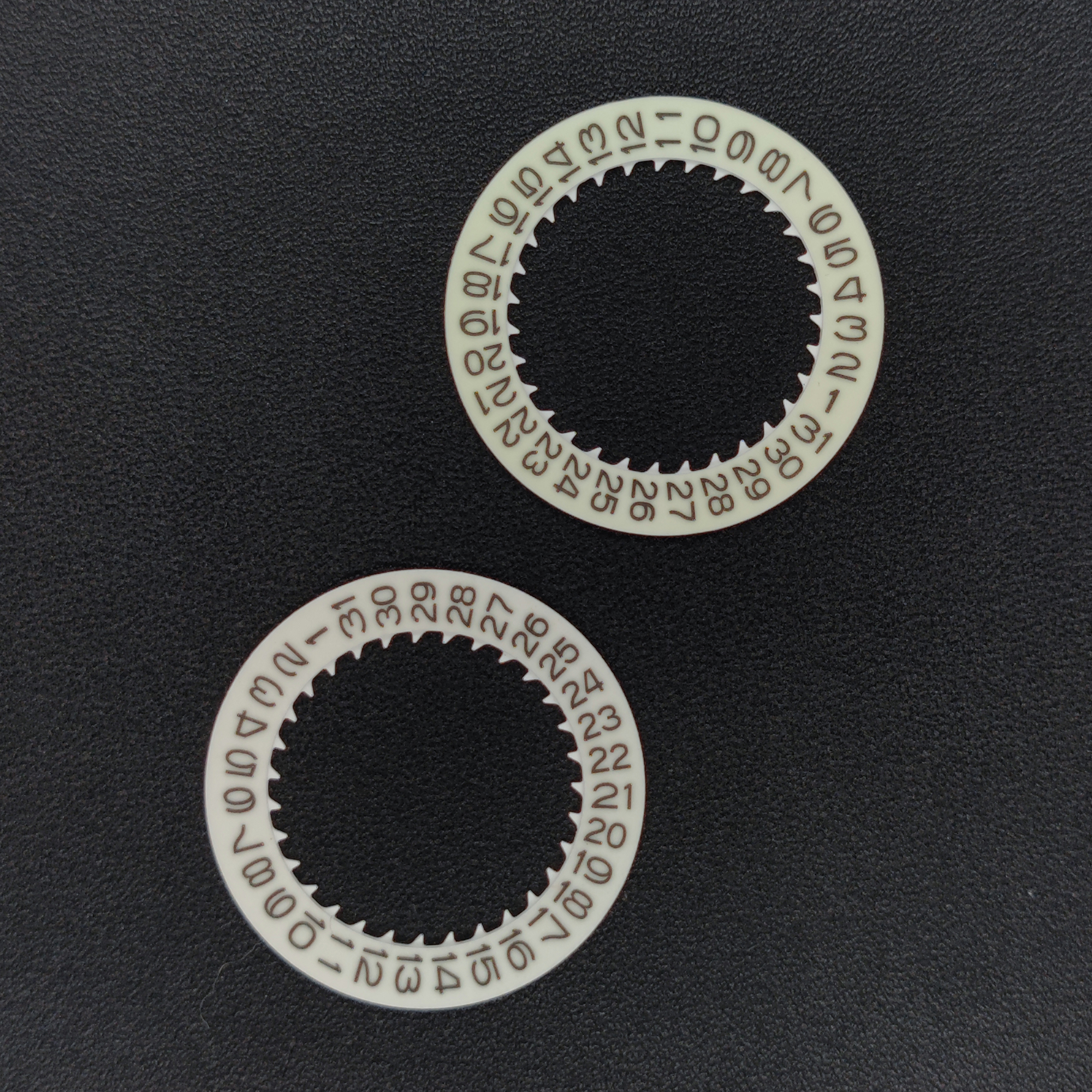 NH35 Luminous White Date-Wheel - مراجعة Crystal Press Tool وسعره