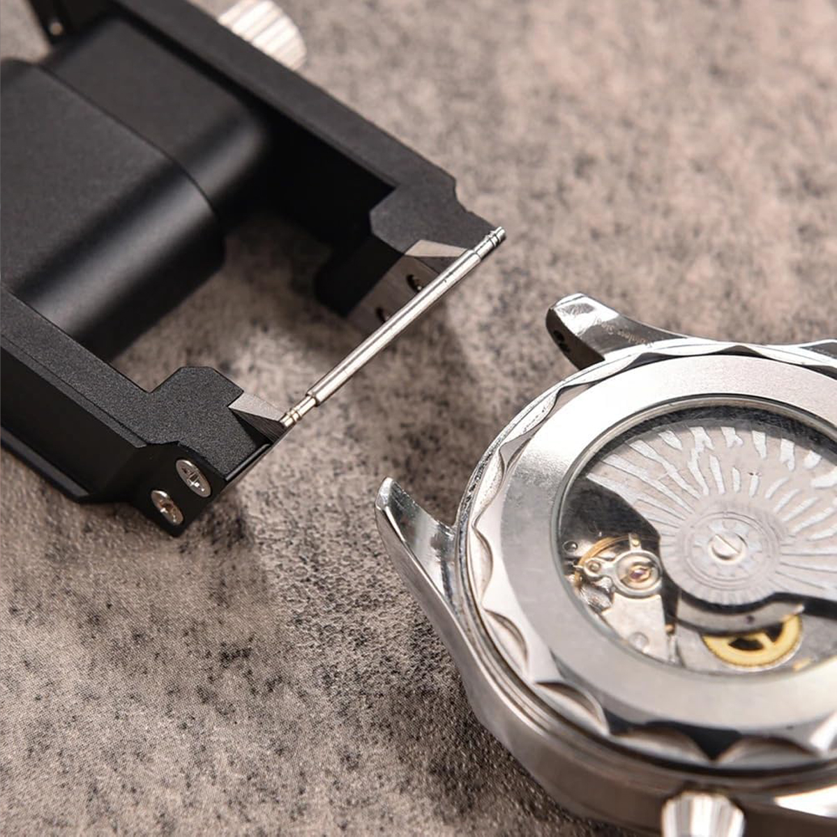 Elastic Ear Puller Watch Strap - مراجعة Spring Bar Tool وسعره