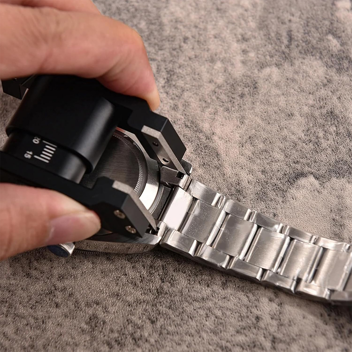 Elastic Ear Puller Watch Strap - مراجعة Spring Bar Tool وسعره