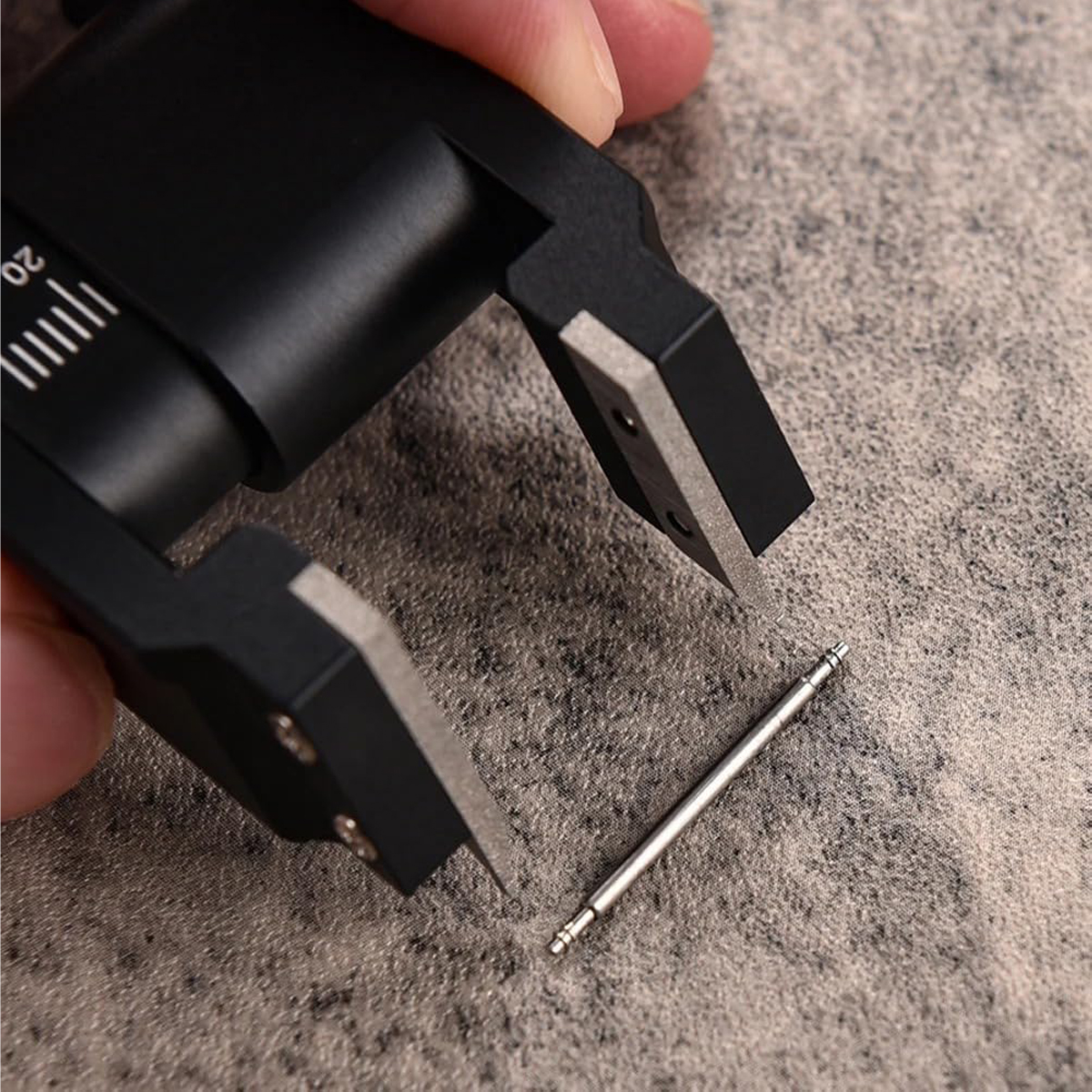 Elastic Ear Puller Watch Strap - مراجعة Spring Bar Tool وسعره